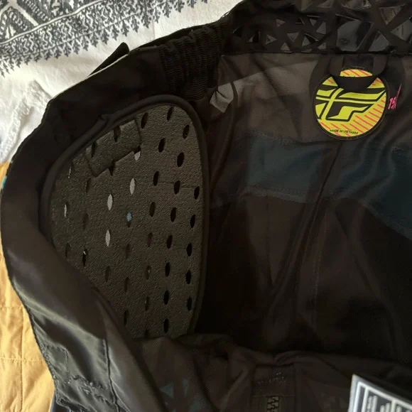 NWT Fly Kinetic Race Pants Women’s Size 15/16 - Picture 7 of 9